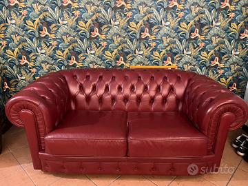 Divano Chesterfield bordeaux