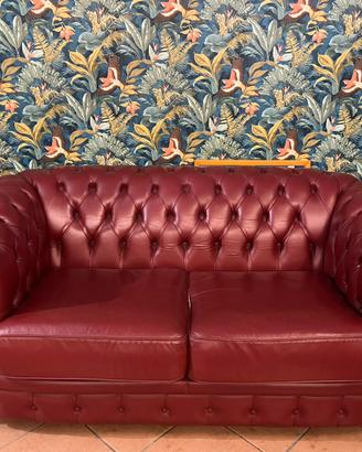 Divano Chesterfield bordeaux