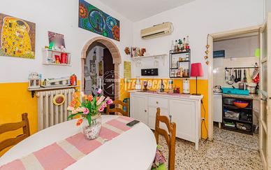 LUMINOSO TRILOCALE CON CANTINA