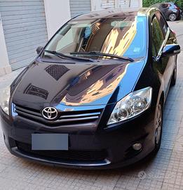 TOYITA AURIS 1.4 D 4 ALLESTIMENTO SOL NERA METALIZ