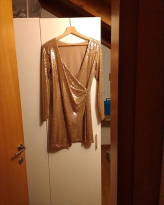 abito elegante con paiettes dorate