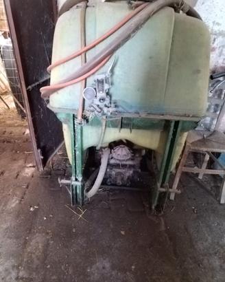 CISTERNA PER TRATTAMENTI VIGNA E DISERBANTI