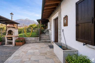 CASA SEMINDIPENDENTE A GRESSAN
