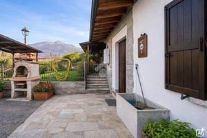CASA SEMINDIPENDENTE A GRESSAN
