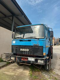 Camion fiat 330/35