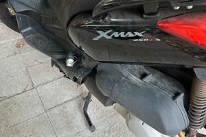 Yamaha X Max 250