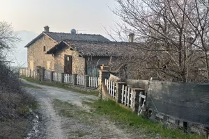 Rustico / Casale di 390 m² con più di 5 locali e b