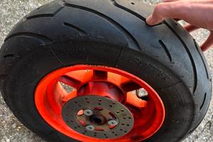 cerchi completi di gomme Michelin + disco freno