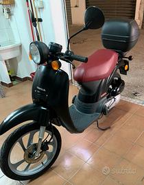 Scooter Moto ciclomotore Honda Sky 50cc anno 2012