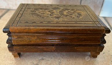 Porta gioie in legno Vintage.