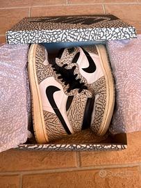 Nike Air Jordan 1 Retro High OG nel modello "White