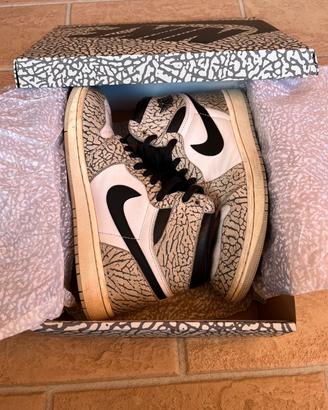 Nike Air Jordan 1 Retro High OG nel modello "White