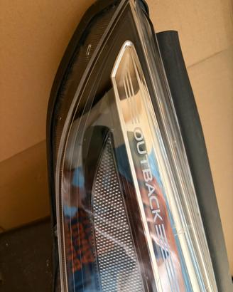 Faro anteriore destro Subaru Outback 2023