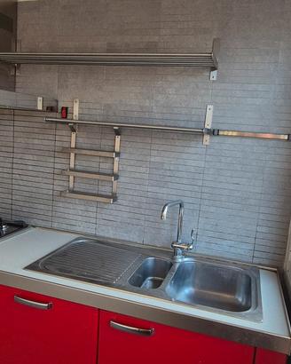 Cucina moderna rossa laccata rossa con elettr