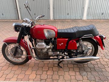 Moto guzzi v7 700 prima serie 1968