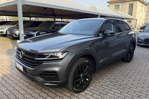 VOLKSWAGEN Touareg 3.0 tdi Black Style tiptronic
