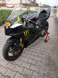 Suzuki pista gsx r 750 