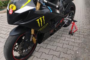Suzuki pista gsx r 750 