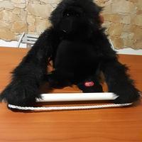 Gorilla di peluche