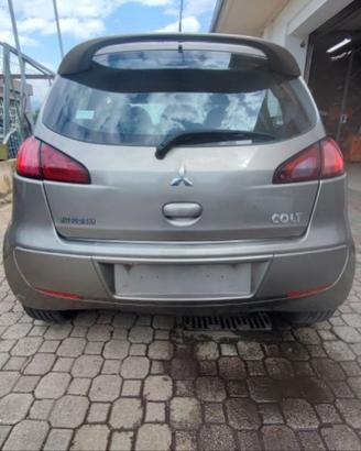 PARAURTI POSTERIORE MITSUBISHI COLT Z30 2009
