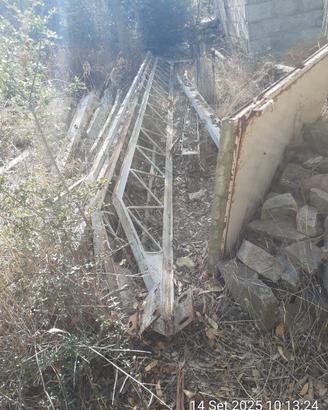 N. 3 CAPRIATE, TRAVI IN FERRO PER CAPANNONE