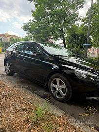 V40 2.0 D2