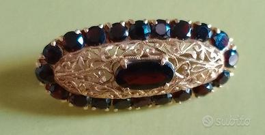 Parure di granati e oro a 18 carati.