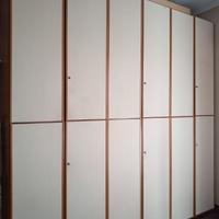 Armadio in legno 