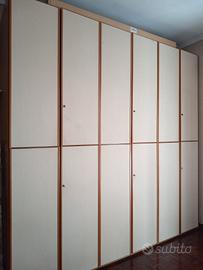 Armadio in legno 