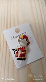 Spilla Vigili del fuoco con estintore