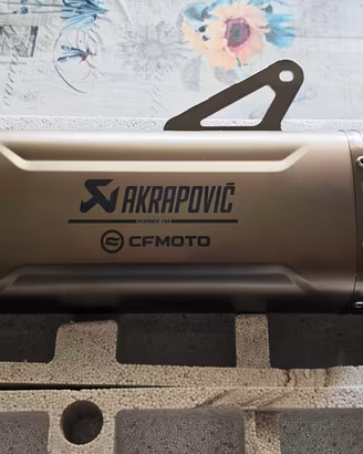 Terminale Akrapovic per CF  moto 450 mt
