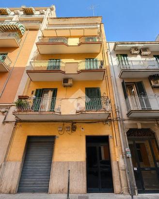 4 LOCALI A BARI