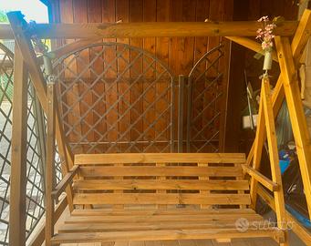 Dondolo in legno