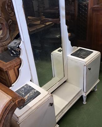 toletta shabby con piani in marmo nero 