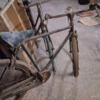 Due bici uomo donna ultracentenarie