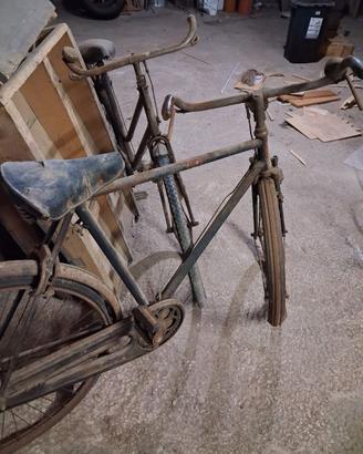 Due bici uomo donna ultracentenarie