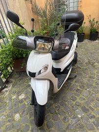 Scooter  Peugeot Tweet 125