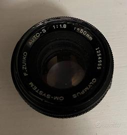 Obiettivo olympus zuiko 50 f1,8 ROTTO PER RICAMBI