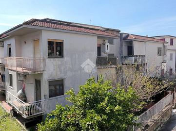 4 LOCALI A SANTA MARIA A VICO