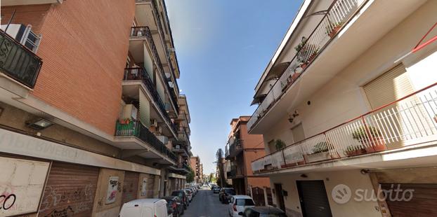 ROMA SUD - singola con BALCONE