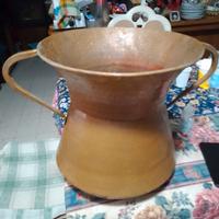 Vaso di rame con manici