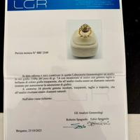 Anello in oro con diamante giallo e diamanti bianc