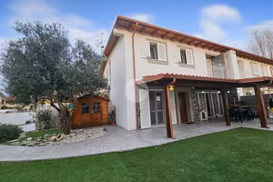 PORZIONE DI QUADRIFAMILIARE A ANZIO