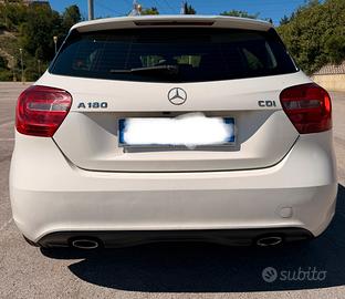 Mercedes-Benz Classe A 180 Automatic Sport (2015)