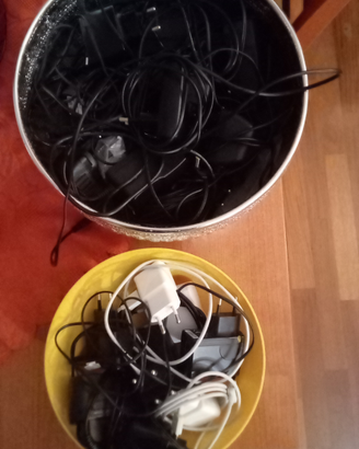 Caricabatterie di vecchi telefoni