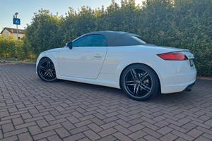 Audi TT Roadster  TFSI Quattro S-Line 