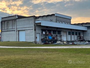 TERRENO + Magazzino + 2 Uffici + 2 Appartamenti