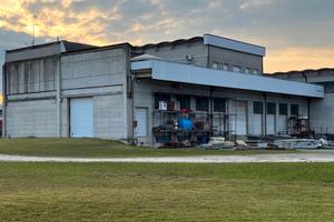 TERRENO + Magazzino + 2 Uffici + 2 Appartamenti