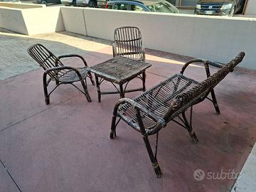 Divanetto in Vimini con cuscini su misura