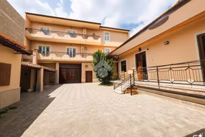 CASA INDIPENDENTE A CARINARO